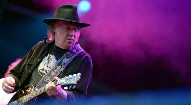 Neil Young si dissocia da Donald Trump: «Ha usato un mio brano senza permesso per lanciare la sua campagna elettorale»