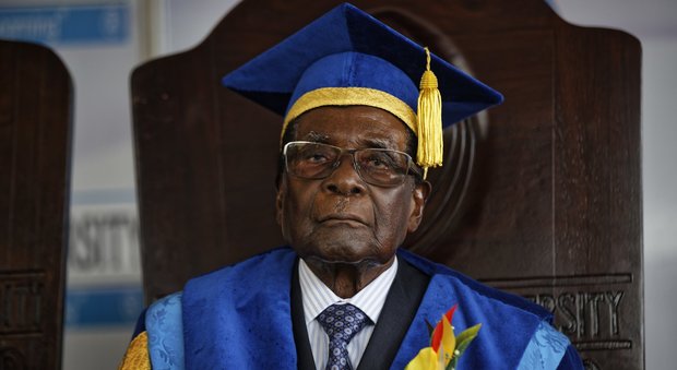 Zimbabwe, Mugabe parla in tv ma a sorpresa non si dimette