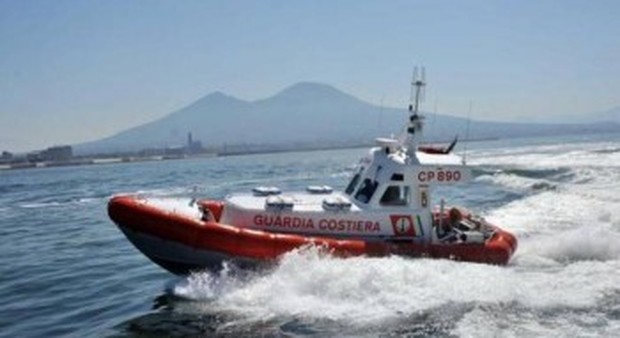 Napoli: blitz della Guardia costiera, scoperti ormeggi e stabilimenti abusivi