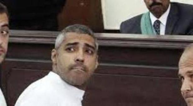 Egitto, tre giornalisti di Al Jazeera condannati. Sono accusati di aver diffuso false informazioni
