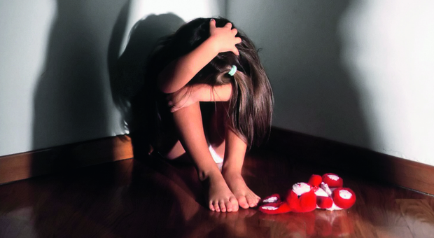 Violenza sessuale in parrocchia a bimba di 8 anni: pensionato in manette