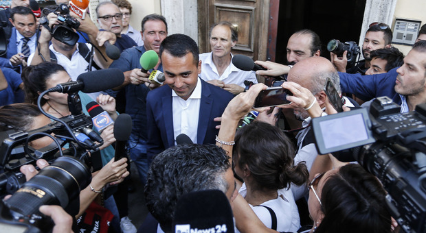 immagine Governo, Di Maio lascia l'incontro del M5S in Via Paola (foto Andrea Giannetti/Ag.Toiati)