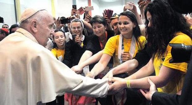 Papa, count down per il Sinodo sui giovani: focus su gay Lgbt sesso e solitudine