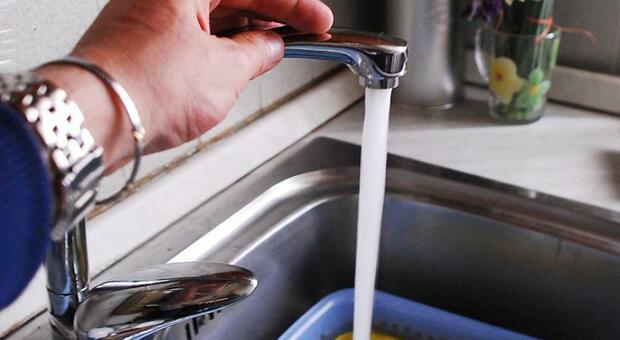 Acqua potabile dal rubinetto di casa: il bonus (fino a mille euro) vale anche nel 2023. Le istruzioni