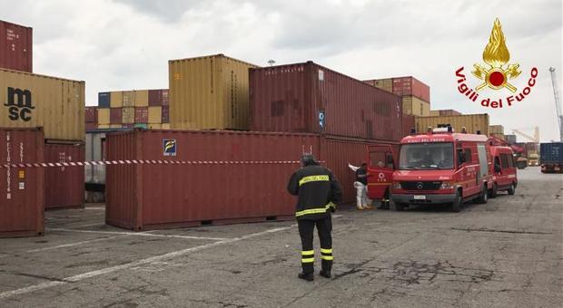 Allarme radioattività al Porto per 26 container: scattano i controlli
