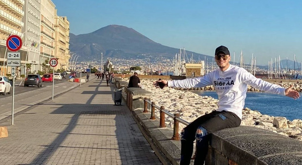 Rrahmani innmorato di Napoli: non gioca ma si gode il sole in città