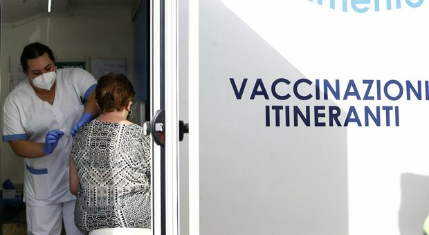 Vaccino Covid: nelle Marche resta il nodo degli insegnanti no vax