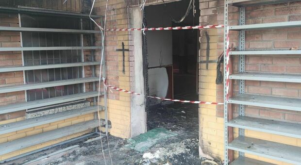 Attacco incendiario in un centro islamico di Tortona, si teme escalation di violenza