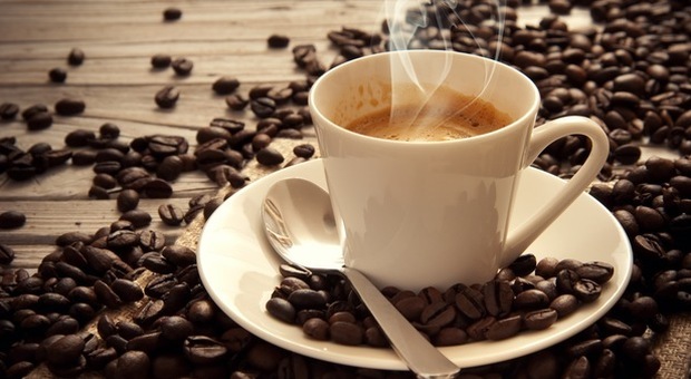 L'Oms 'assolve' il caffè: "Non provoca il cancro, anzi ci protegge"