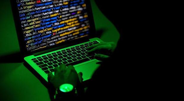 Spyware di Stato diffuso per errore: intercettati oltre 1.000 cittadini