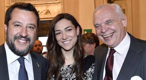 Il ministro dell'interno e vicepremier Matteo Salvini (s), con Francesca Verdini (c) e il sovrintendente della Scala Alexander Pereira al concerto inaugurale del Salone del Mobile,