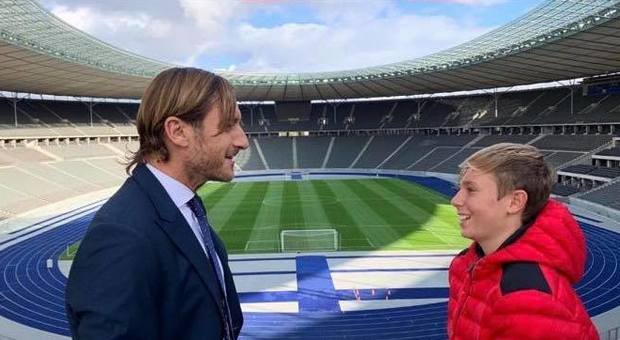 Totti, tredici anni dopo (con Cristian) di nuovo all'Olympiastadion di Berlino