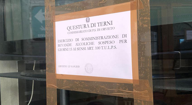 Sfide alcoliche tra minorenni, la Questura chiude il Bar Duomo di Orvieto