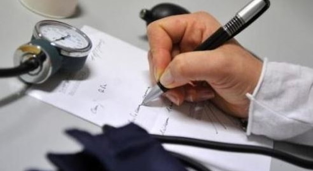 Pesaro, sette medici di base in quarantena per il Coronavirus: diecimila cittadini senza dottore