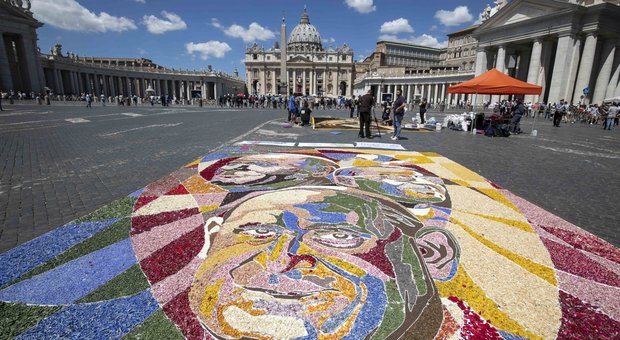 Festa dei patroni di Roma, via della Conciliazione si copre di fiori
