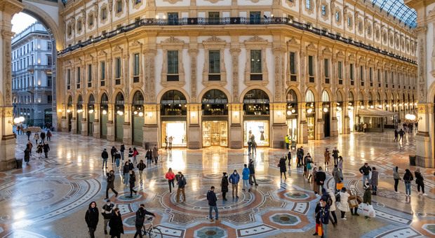 Milano, dalla Sala dell'Orologio alla Cobianchi: il bando per gli spazi dimenticati della Galleria