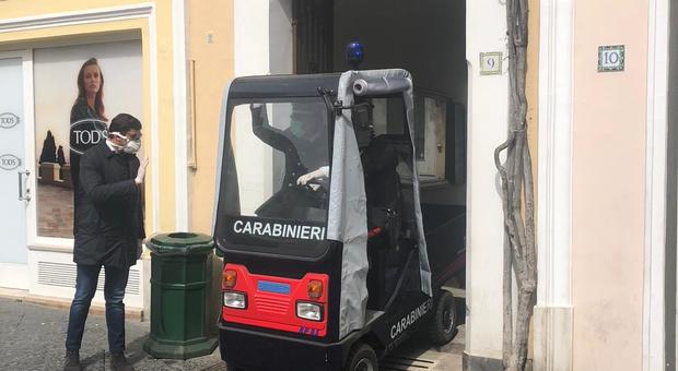 Coronavirus in Campania, a Capri spesa e farmaci per anziani e disabili con i mezzi speciali dei carabinieri