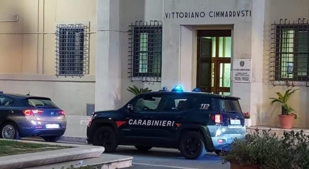 Tenta di stuprare una donna in ascensore, indagano i carabinieri