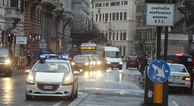 Tram, l’allarme dei negozianti: «Corso Vittorio rischia di morire»