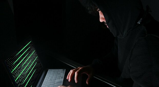 Asl Napoli 3, l'attacco hacker buca anche gli stipendi del personale