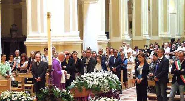 Pesaro, in cattedrale l'ultimo saluto ​al grande maestro Mario Melani