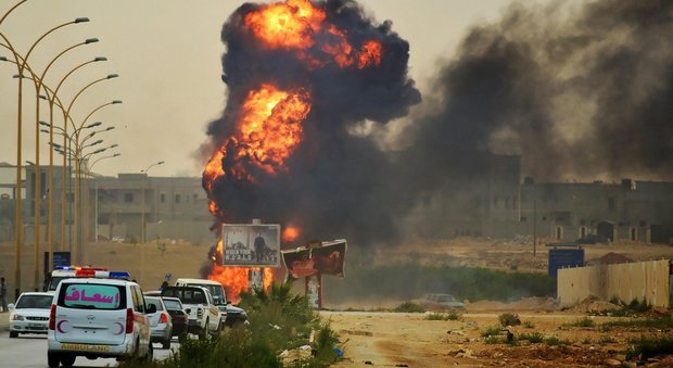 Un'esplosione durante combattimenti a Bengasi