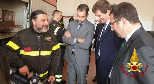 La visita del sottosegretario Candiani al distaccamento dei vigili del fuoco di Orvieto