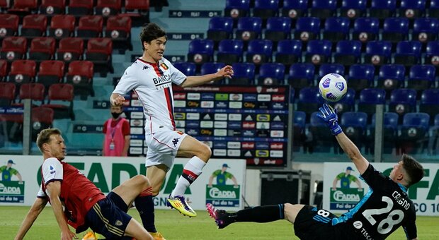 Il Genoa vince a Cagliari: decide Shomurodov