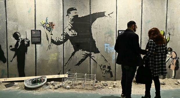 Il curatore della mostra su Banksy: «Perché ha senso esporre le sue opere»