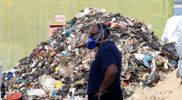 Blocco Stir per un guasto: crisi rifiuti in molti comuni del Napoletano