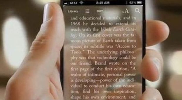 Apple progetta l'interfaccia trasparente per camminare e scrivere contemporaneamente