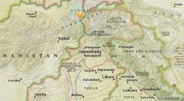 Scossa di magnitudo 6.2 in Afghanistan: paura al confine con il Tagikistan