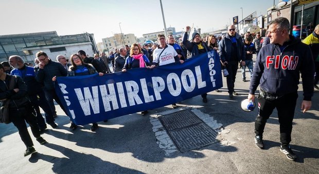 Whirlpool, lettera dei sindacati al presidente: sia garante degli accordi