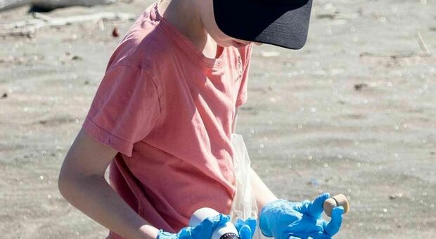 Varcaturo, parte il progetto che coinvolge i più giovani nella pulizia delle spiagge