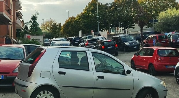 Scuola a Cretarola di Porto Sant'Elpidio, Franchellucci attacca sul caos traffico. Ciarpella: «Disagi temporanei»
