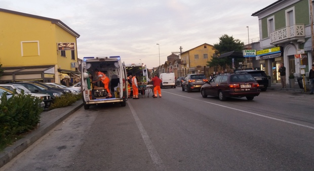 Osimo: investito davanti al bar, portato all'ospedale di Torrette in gravi condizioni