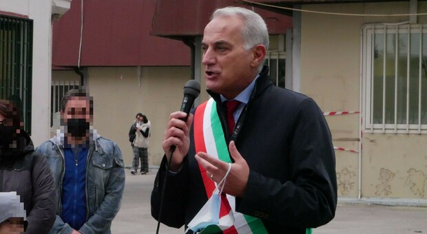 Calvizzano, i richiedenti asilo saranno impiegati in lavori di pubblica utilità. Il sindaco Pirozzi: «Piano di accoglienza dignitoso»