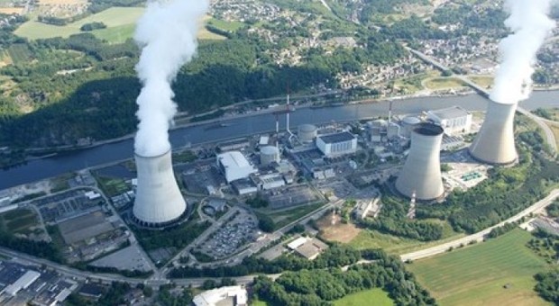 La centrale nucleare di Tihange a Liegi