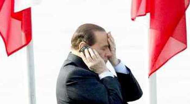 Silvio Berlusconi al telefono