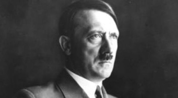 Hitler, venduto all'asta il telegramma ​che portò il Führer al suicidio -Leggi