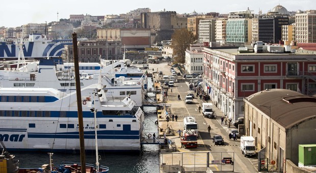 Napoli, blitz degli ispettori della Commissione Ue al porto: «Esito positivo»