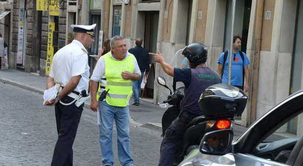 Ztl pedonale al Tridente: pronti 200 parcheggi. ​Proteste in motorino a Roma