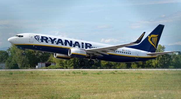 Ryanair sopprime 2.000 voli: coinvolti 400mila passeggeri. La lista delle cancellazioni