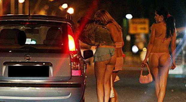 “Strage” di prostitute: multe a raffica per ripulire i quartieri dalle lucciole