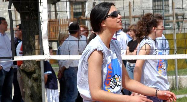 Erika De Nardo nel periodo di detenzione a Brescia, durante una gara di volley all'esterno del carcere