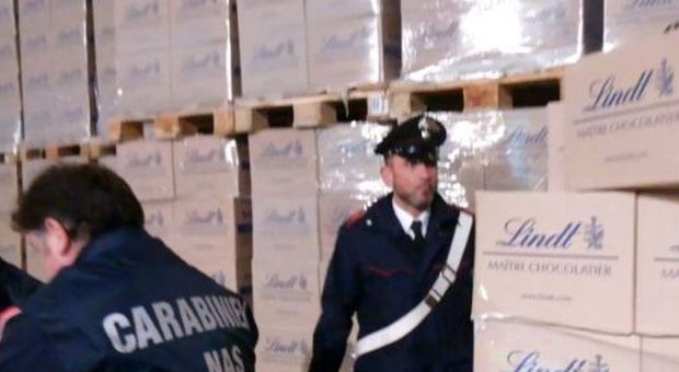 Latina, condannati a tre anni per il maxi furto di cioccolato Lindt ritrovato a Sezze