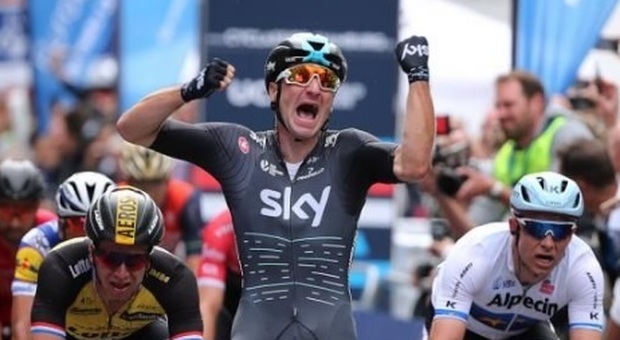 Vuelta, terza tappa: Viviani vince lo sprint ad Alhaurin de la Torre