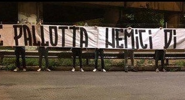 Roma, continua la contestazione contro la società: Baldini nel mirino