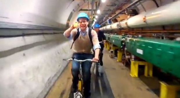 Il proff con i Google Glass dentro il tunnel dell'Lhc
