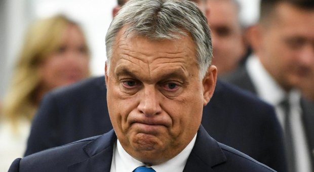 Orban sfida l'Ue: «Non cedo ai ricatti, frontiere chiuse»